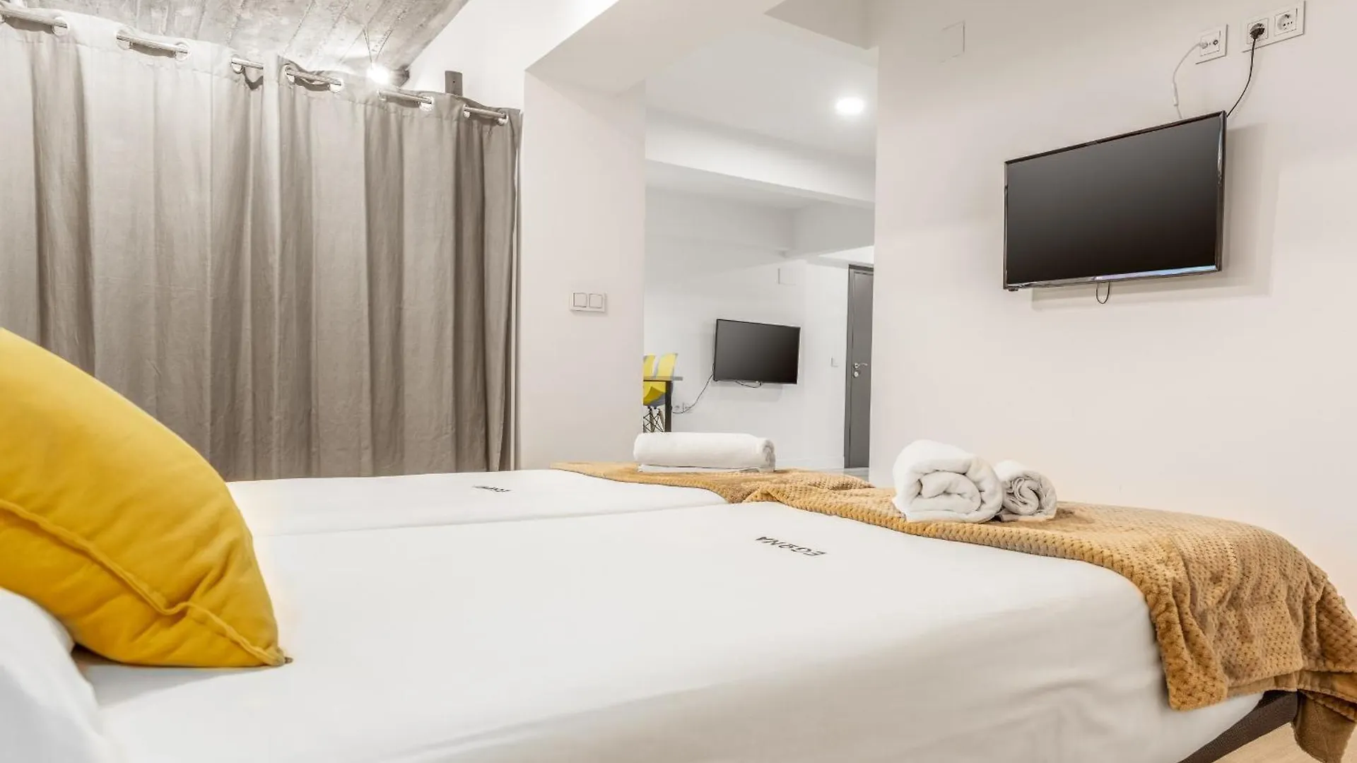 Egona -Apartamentos Itxaropena Zarautz 0*,